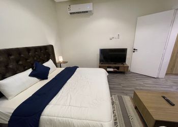 استديو بسرير ماستر وجلسة جانبية 