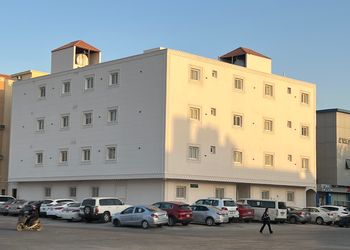 استديو بسرير ماستر وجلسه جانبيه