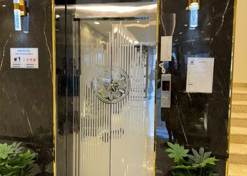 استديو بأثاث مريح وبسيط 