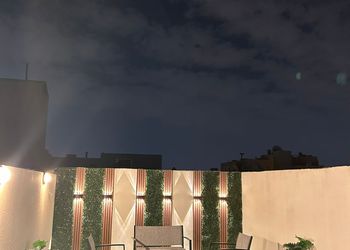 استديو بسرير ماستر وجلسة خارجية