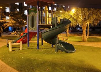 شقة بغرفة معيشة وغرفة نوم 