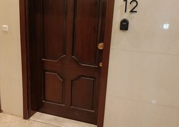 استديو بسرير ماستر وجلسة جانبية 