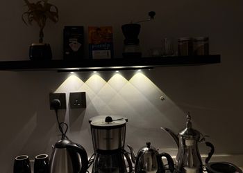 استديو بسرير ماستر وجلسة جانبية 
