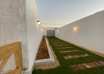 استراحة بجلسة خارجية و مسطح اخضر