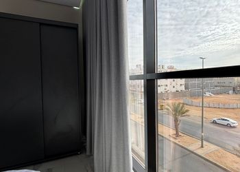 شقة بغرفتين نوم وصالة 