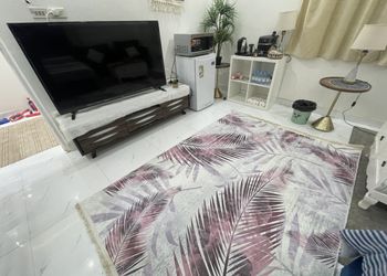استديو هادئ بدخول ذاتي 