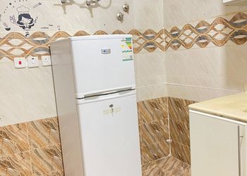 شقة بصالة وغرفتين نوم 