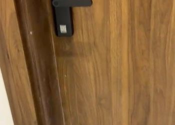 شقة بغرفة معيشة وغرفة نوم 