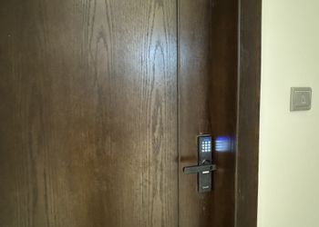 استديو هادئ بدخول ذاتي 
