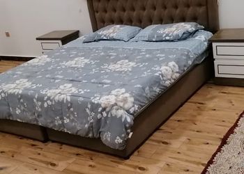 شاليه بصالة ومسبح داخلي