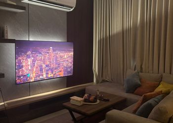 استديو بسرير ماستر وجلسة جانبية 