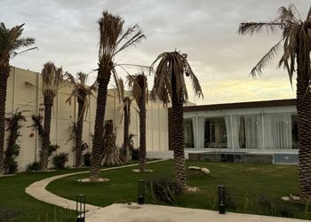 مزرعة بأجواء مميزة وجلسة خارجية 