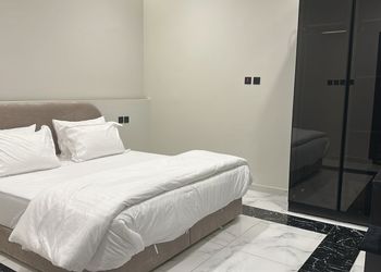 شاليه بمسطح اخضر