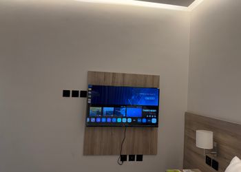 استديو بسرير ماستر وأثاث مريح 