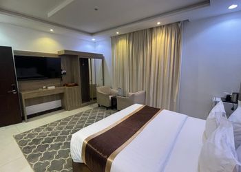 استديو بسرير ماستر وأثاث مريح 