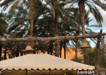 كوخ بمرافق خارجية مشتركة 