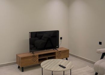 شقة بغرفة معيشة وغرفة نوم 