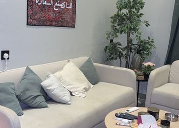 استديو بسرير ماستر وجلسة جانبية
