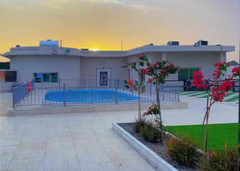 استراحة بمسبح خارجي وأجواء ممتعة 