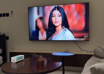 استديو بأثاث مريح وبسيط 