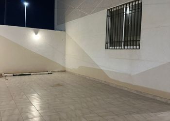 شقة بغرفتين نوم وأثاث هادئ
