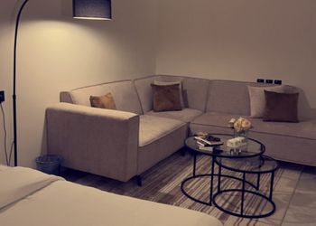 استديو بتصميم أنيق ودخول ذاتي