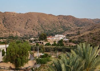 مزرعة بمناظر خلابة وجلسة خارجية 