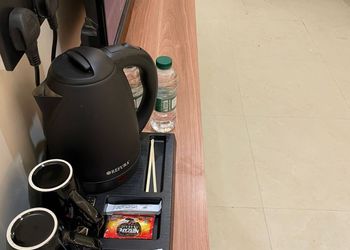 استديو بأثاث مريح وبسيط 