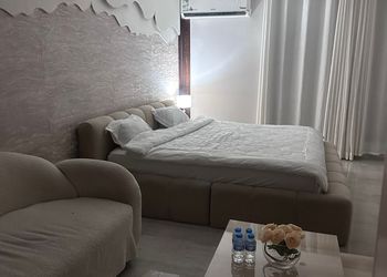 استديو بسرير ماستر وجلسة جانبية 