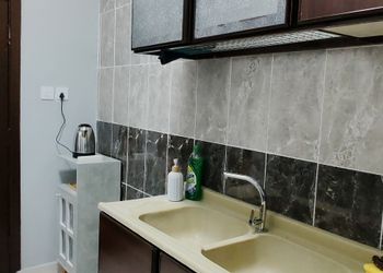استديو بسرير ماستر وجلسة جانبية 