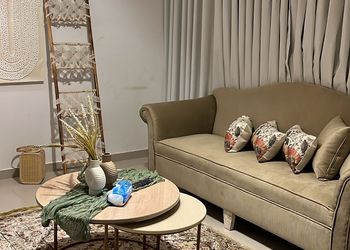 استديو بأثاث مريح وبسيط 