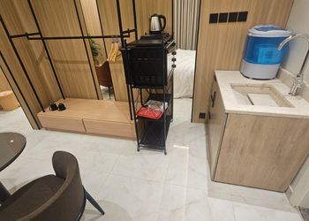 استديو بسرير ماستر وجلسة جانبية 