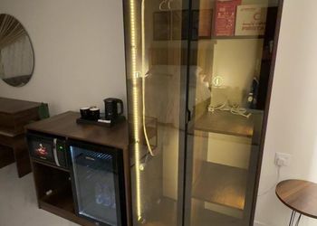 استديو بسرير ماستر وجلسه جانبيه
