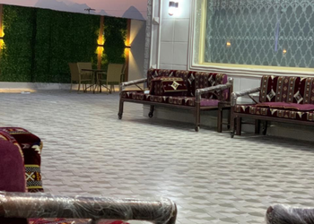 استراحة بجلسة خارجيةوالعاب اطفال