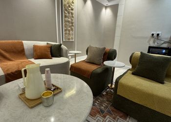 شقة بغرفة معيشة وغرفة نوم 