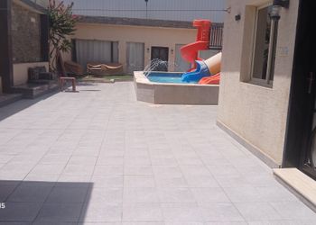 شاليه بمجلس وجلسة خارجية 