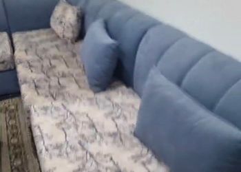 شقة بغرفتين نوم وغرفة جلوس 