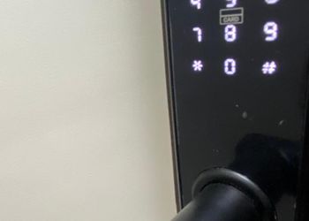 استديو بسرير ماستر وجلسة جانبية 