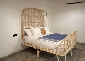 شاليه أنيق بمجلس واسع بتصميم يوناني 