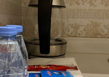 استديو بأثاث مريح وبسيط 