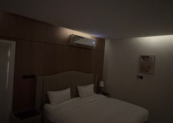 استديو بسرير ماستر