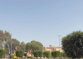 شقة بصالة مريحة وغرفتين نوم 