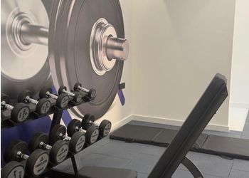 استديو بسرير ماستر وجلسة جانبية 