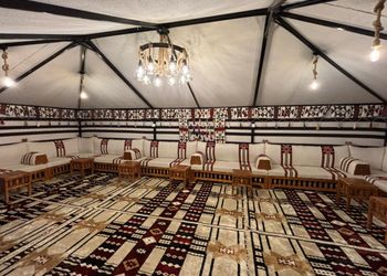 استراحة بمسطح اخضر