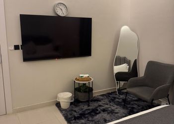 استديو هادئ بدخول ذاتي 