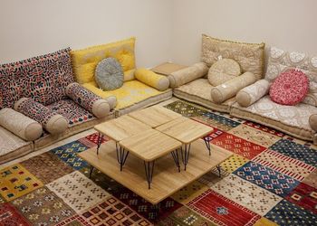 شقة بصالة انيقة وغرفتين نوم