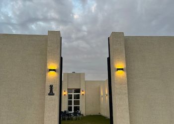شاليه بصالة جلوس ومسبح 