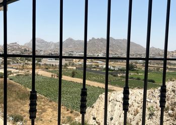 كوخ بصالة وثلاث غرف نوم وإطلالة