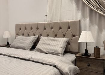 استديو بسرير ماستر وأثاث مريح 