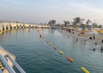 فيلا بغرفة جلوس وغرف نوم 